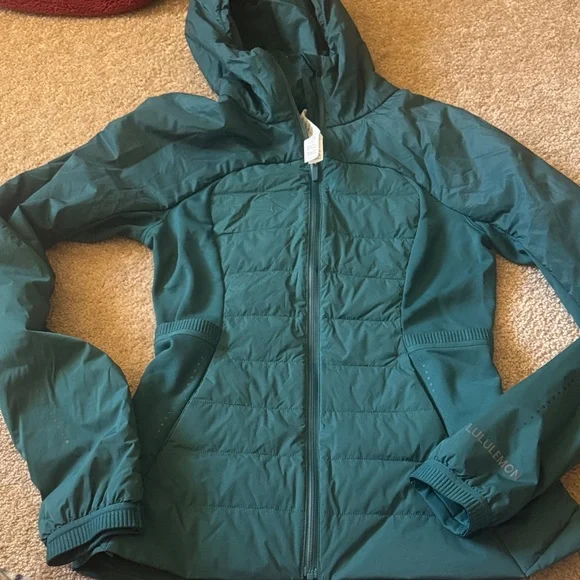 Authentic Lululemon athletica down for it all hood jacket women’s puff - Picture 1 of 4